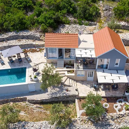 1 Bedroom Beautiful In Casa de Férias