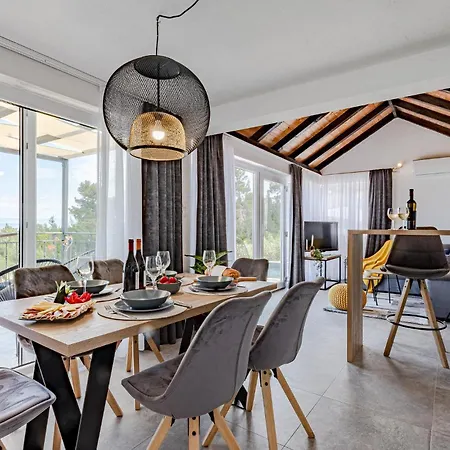 1 Bedroom Beautiful In Σπίτι διακοπών