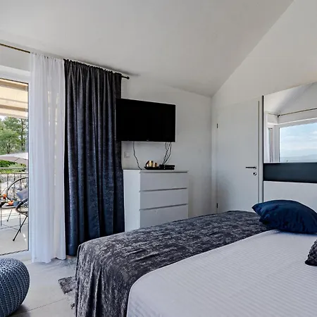 1 Bedroom Beautiful In *