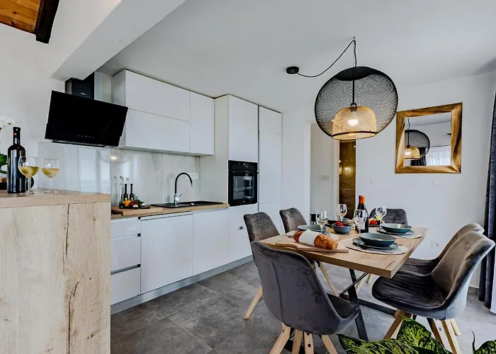 1 Bedroom Beautiful In