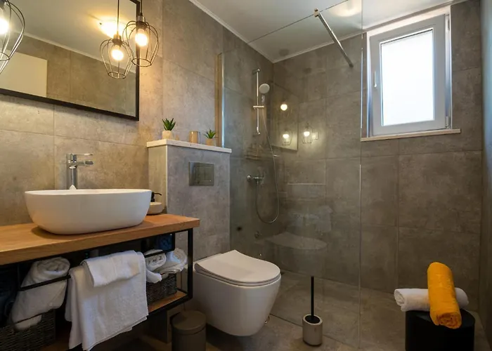 1 Bedroom Beautiful In Ferienhaus Blato (Korcula)