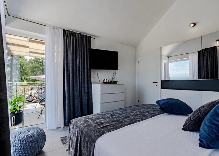 1 Bedroom Beautiful In *
